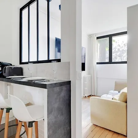 Cosy Cocoon For 2p Between Monceau & Batignolles